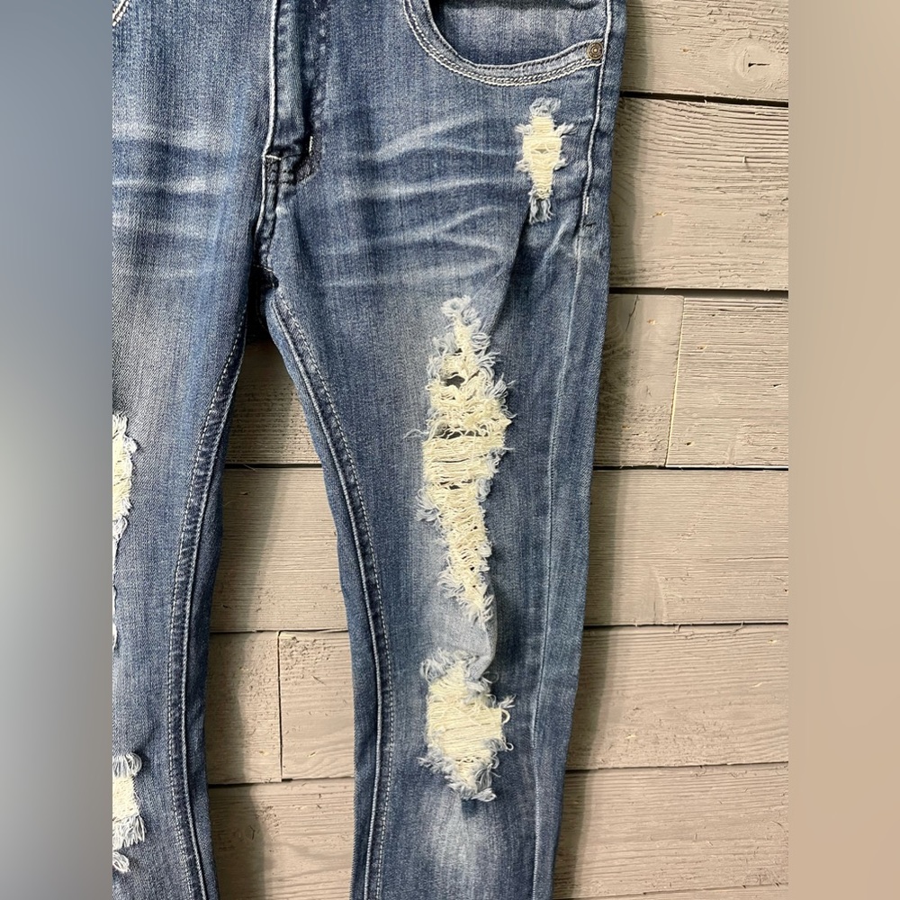 NWT Machine Distressed Denim Jeans from Modern Vintage Boutique Sz 9 - Picture 4 of 12